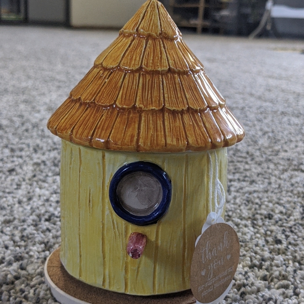 Birdhouse beeswax soy candle